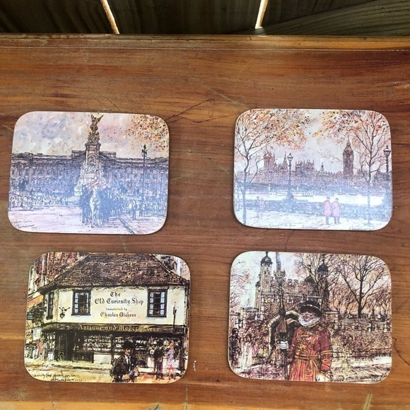 Set of 4 Cloverleaf Cork Back Coasters London Historical Landmarks - Picture 1 of 6